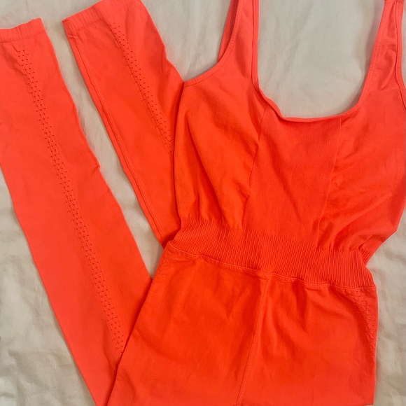 💕 Flawed but still fabulous! Free People Movement Good Karma Onesie - Picture 6 of 12